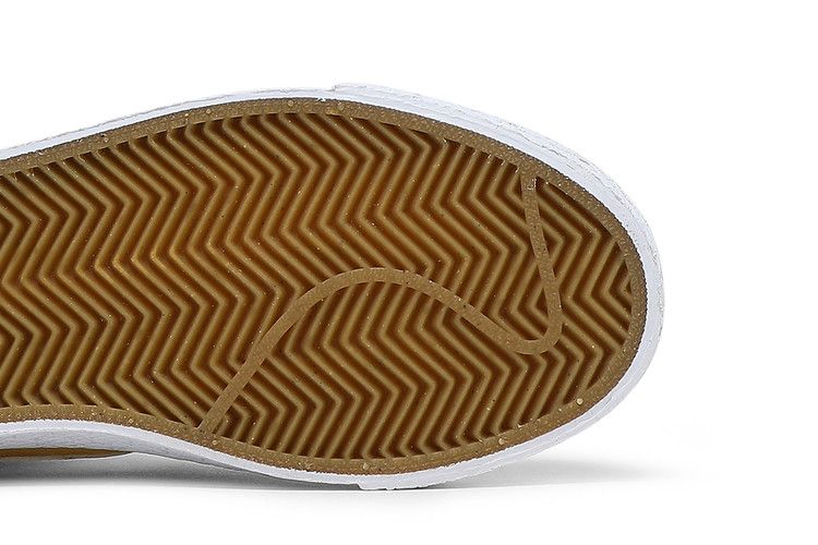 Кроссовки Nike Zoom Blazer Mid SB 'University Gold'