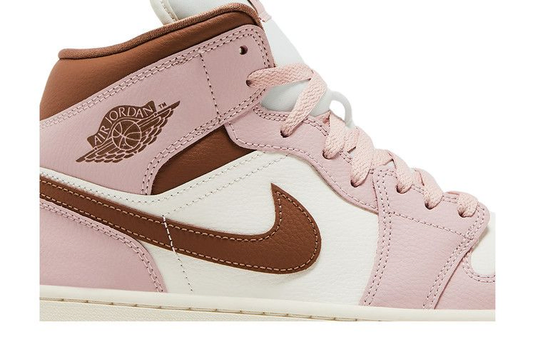 Кроссовки Wmns Air Jordan 1 Mid 'Neapolitan'