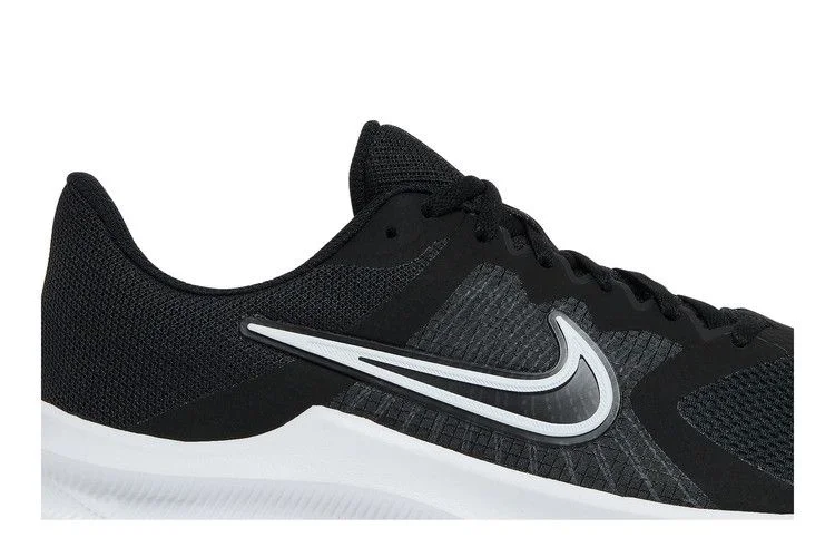 Krossovki-Nike-Downshifter-11-Extra-Wide-Black-White-1