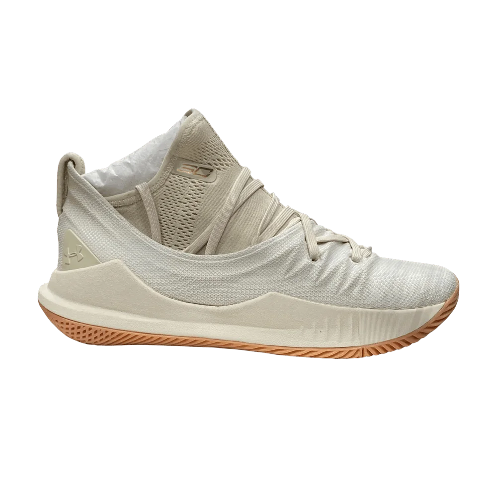 Krossovki-Under-Armour-Curry-5-GS-Ivory-Gum