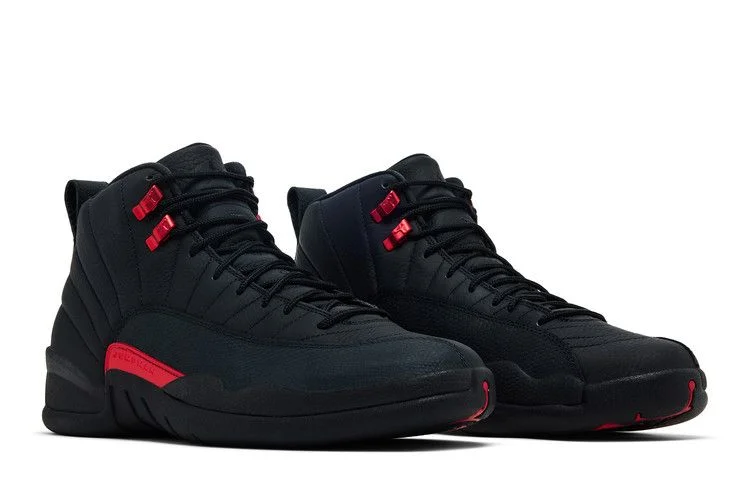 Krossovki-Air-Jordan-12-Retro-Bloodline-7