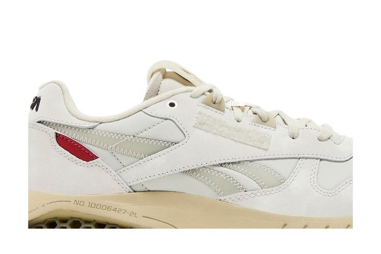 Кроссовки NASA x Reebok Classic Leather Hexalite 'Artifact Transfer Program'