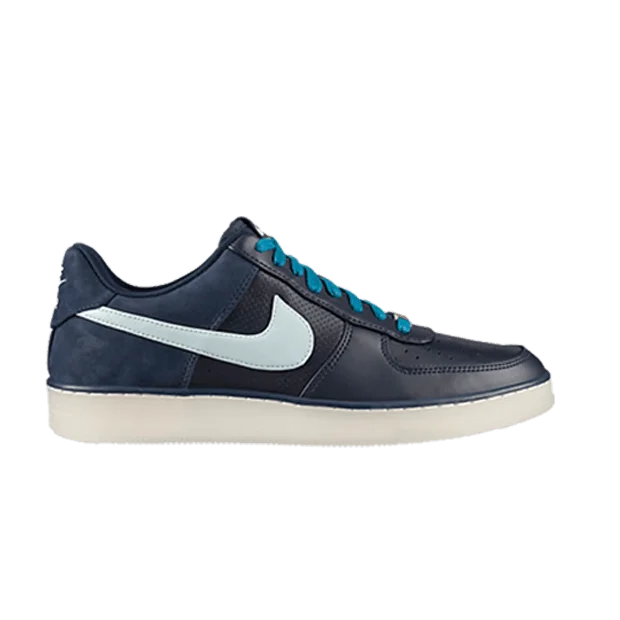 Krossovki-Nike-Air-Force-1-Downtown