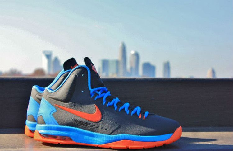 kd-5-thunder-away-554988-048_01