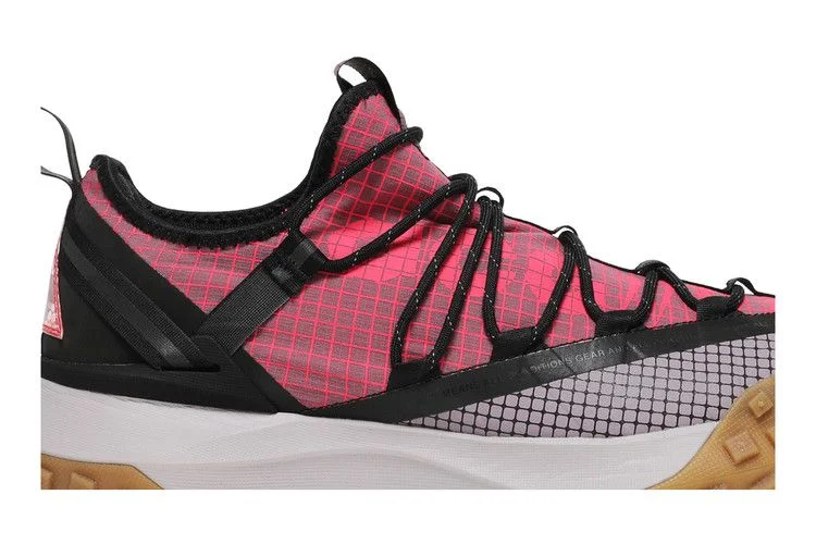 Кроссовки Nike ACG Mountain Fly Low 'Flash Crimson'