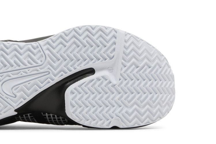 lebron-witness-7-tb-black-white-dz3299-001_04