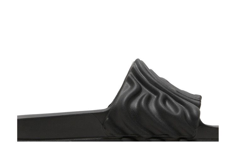 salehe-bembury-x-pollex-slide-sasquatch-208685-blk_01