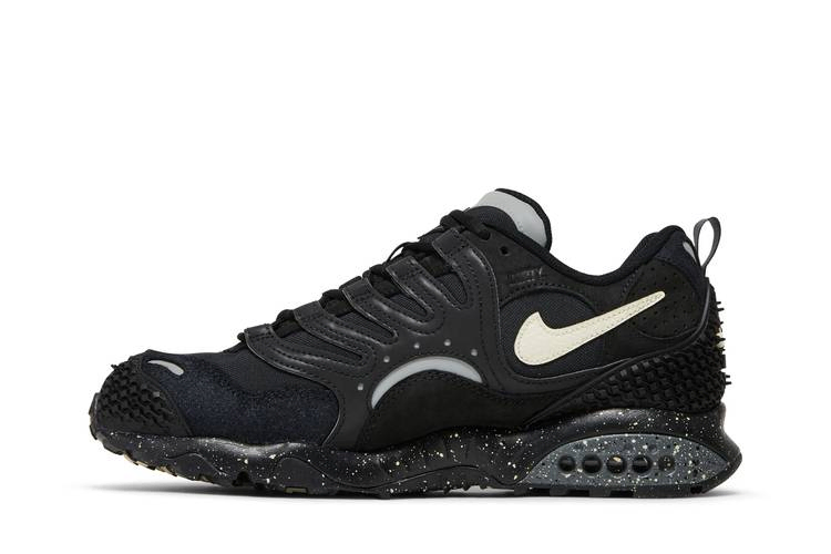 Кроссовки Undefeated x Nike Air Terra Humara 'Black'
