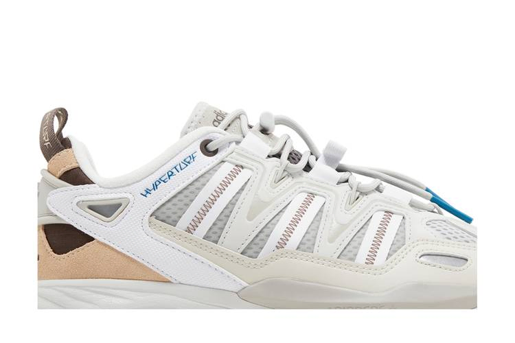 hyperturf-adventure-trace-grey-beige-hq4313_01