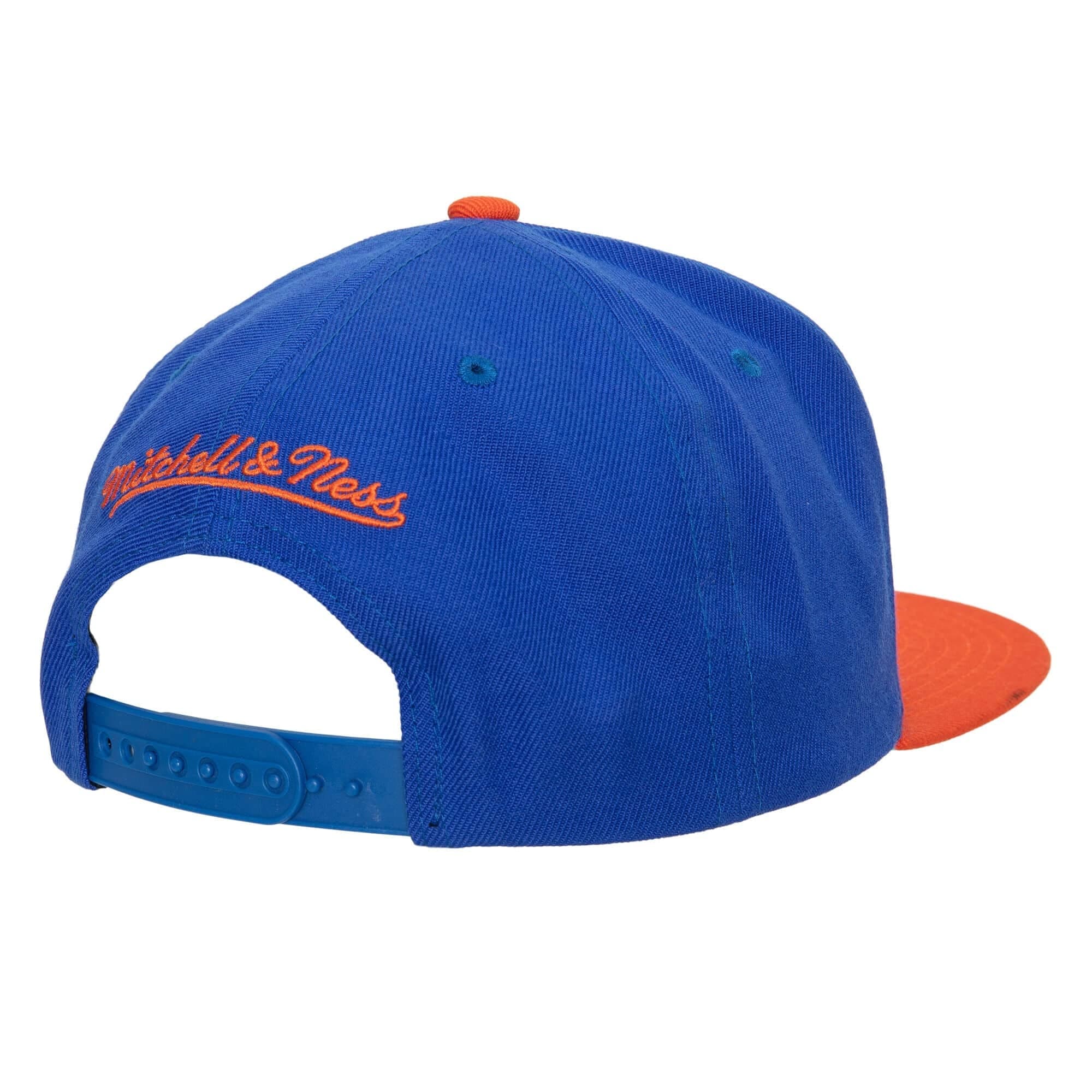 Mitchell-Ness-Team-2-Tone-2.0-Snapback-HWC-New-York-Knicks-1