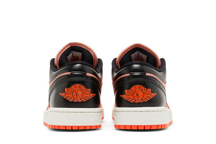 Кроссовки Wmns Air Jordan 1 Low SE 'Rush Orange Black'