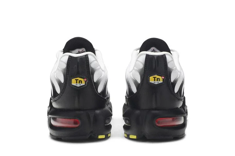 Кроссовки Nike Air Max Plus 'Black Volt'