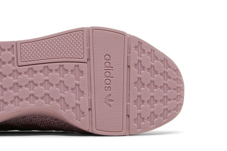 wmns-swift-run-22-magic-mauve-gv7978_04