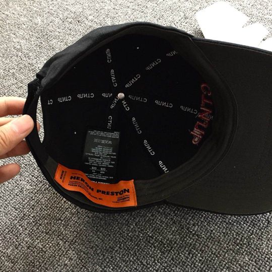 Heron-Preston-Black-And-Red-Embroidered-Logo-Cap-8