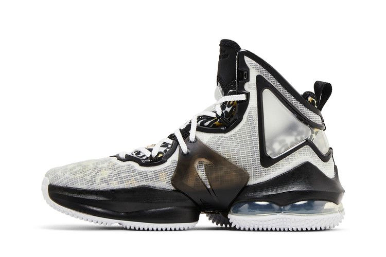 Кроссовки Nike LeBron 19 SE GS 'White Metallic Gold'