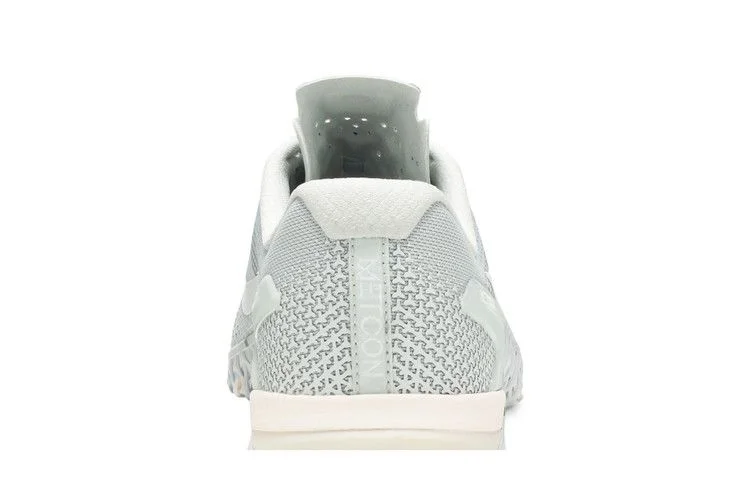 Krossovki-Nike-Wmns-Metcon-4-Silver-Guava-6
