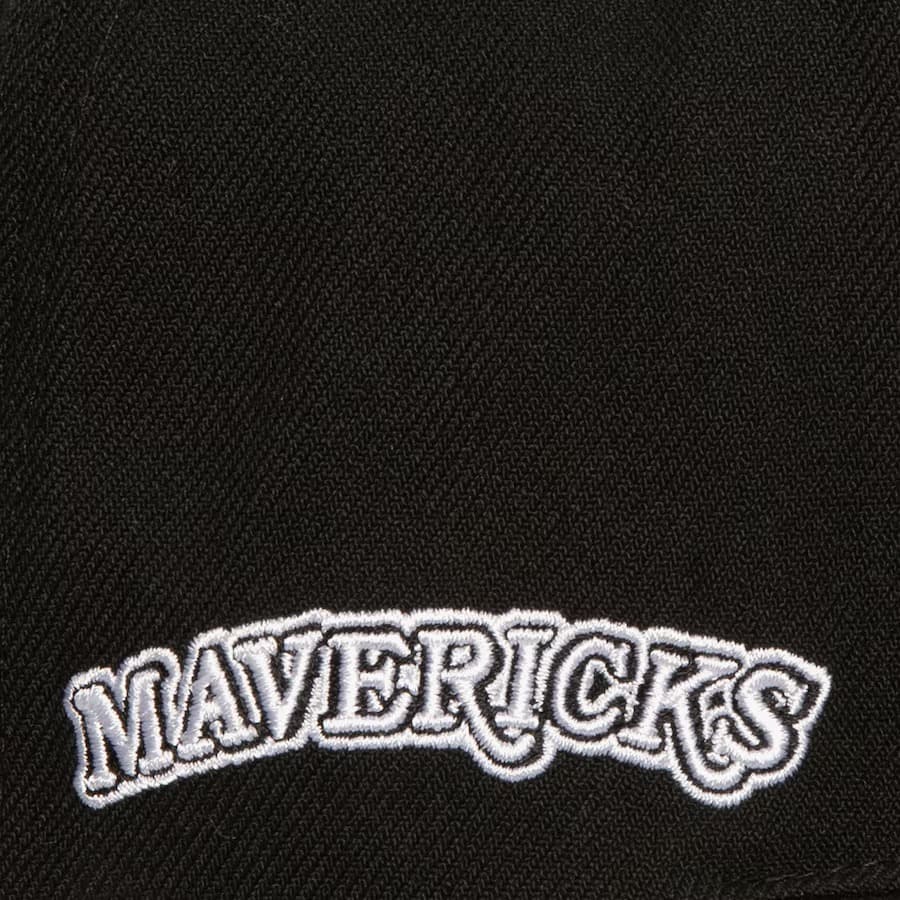 Mitchell-Ness-Black-White-Dallas-Mavericks-Hardwood-Classics-Evergreen-OG-Snapback-Hat-2