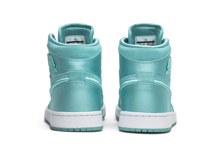 wmns-air-jordan-1-retro-high-season-of-her-aqua-ao1847-440_05