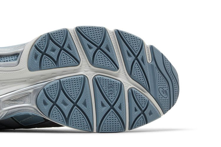 gel-nyc-2055-glacier-dolphin-grey-1203a542-020_04