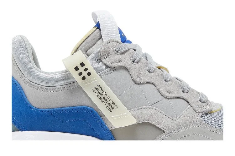 Krossovki-Air-Jordan-MA2-Light-Smoke-Grey-Game-Royal-1