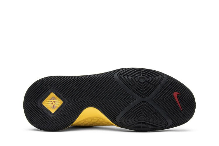 kyrie-3-mamba-mentality-aj1672-700_03