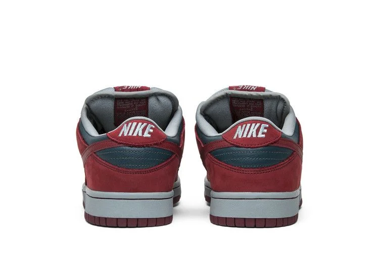 Krossovki-Nike-Dunk-Low-Pro-SB-Sharks-5