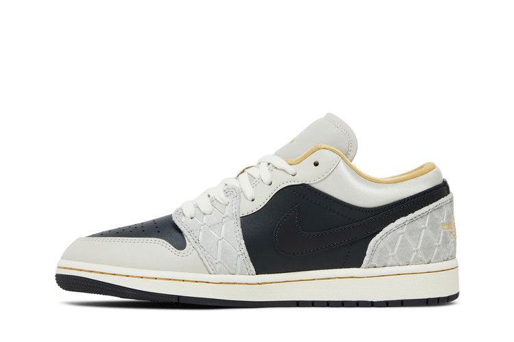 Кроссовки Air Jordan 1 Low SE 'Beaded Swoosh'