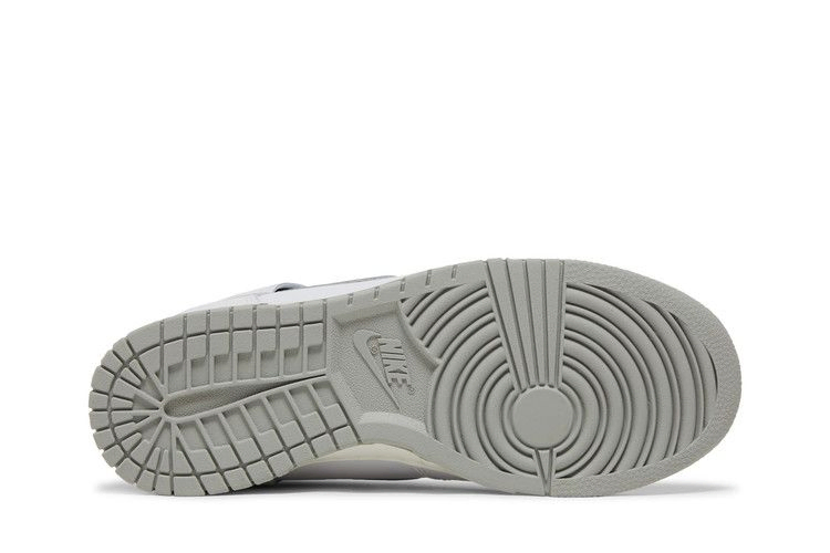 Кроссовки Nike Wmns Dunk High 'Grey Fog'