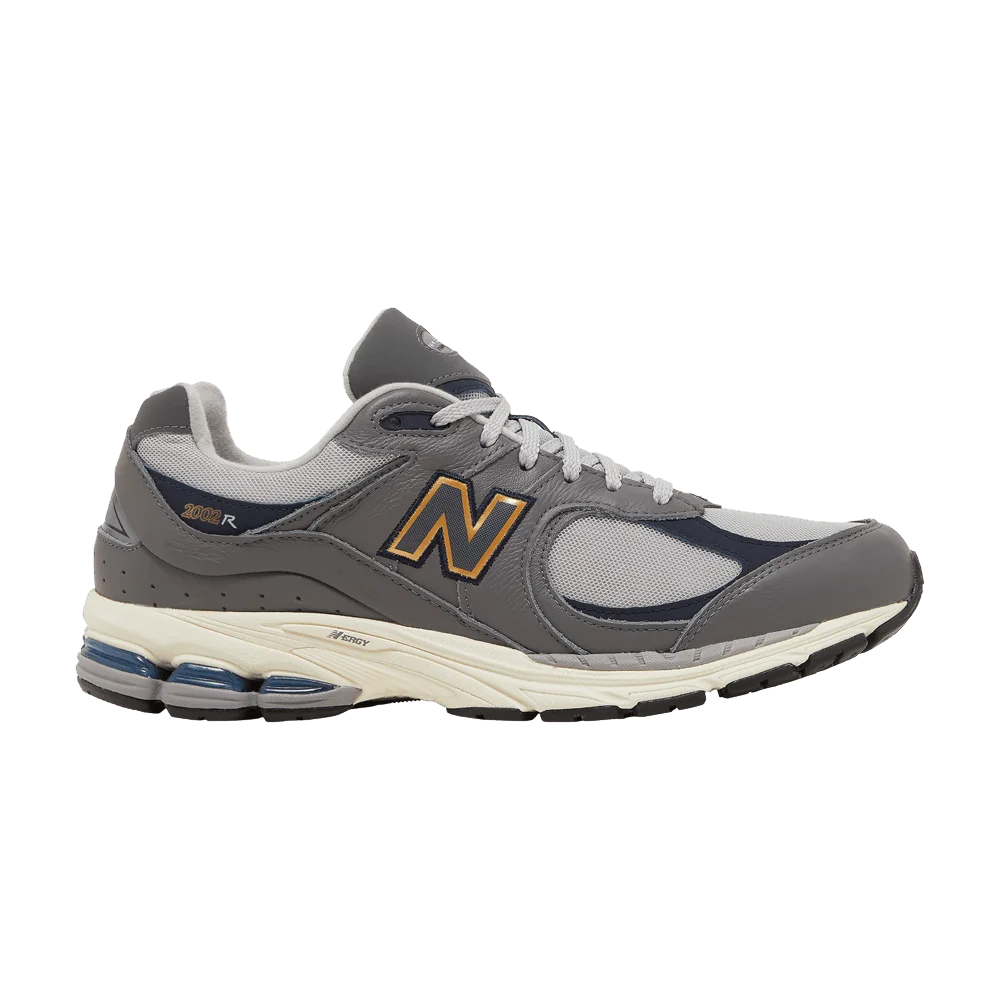Krossovki-New-Balance-2002R-Castlerock-Gold-Metallic