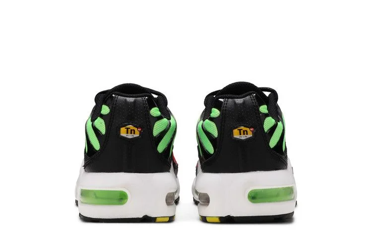 Кроссовки Nike Air Max Plus GS 'Green Strike Flash Crimson'