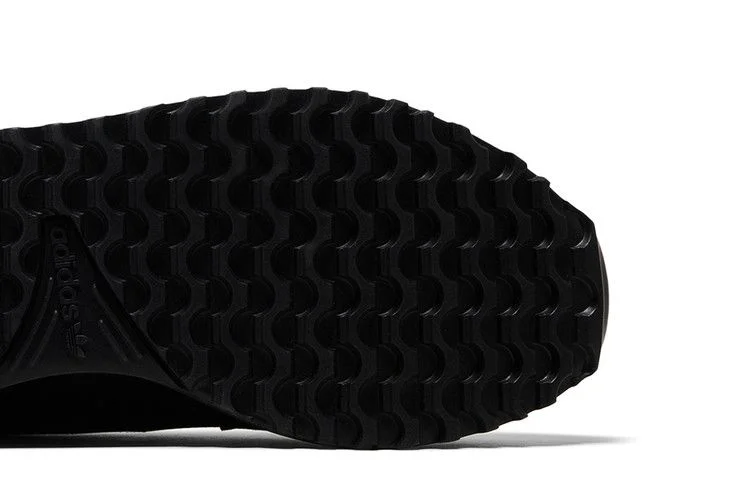 Krossovki-adidas-ZX-700-HD-Black-4
