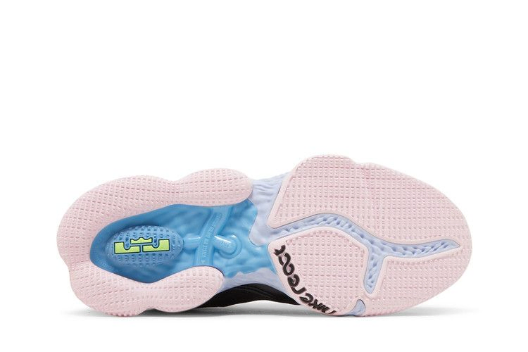Кроссовки Nike LeBron 19 Low 'Ghost Green'