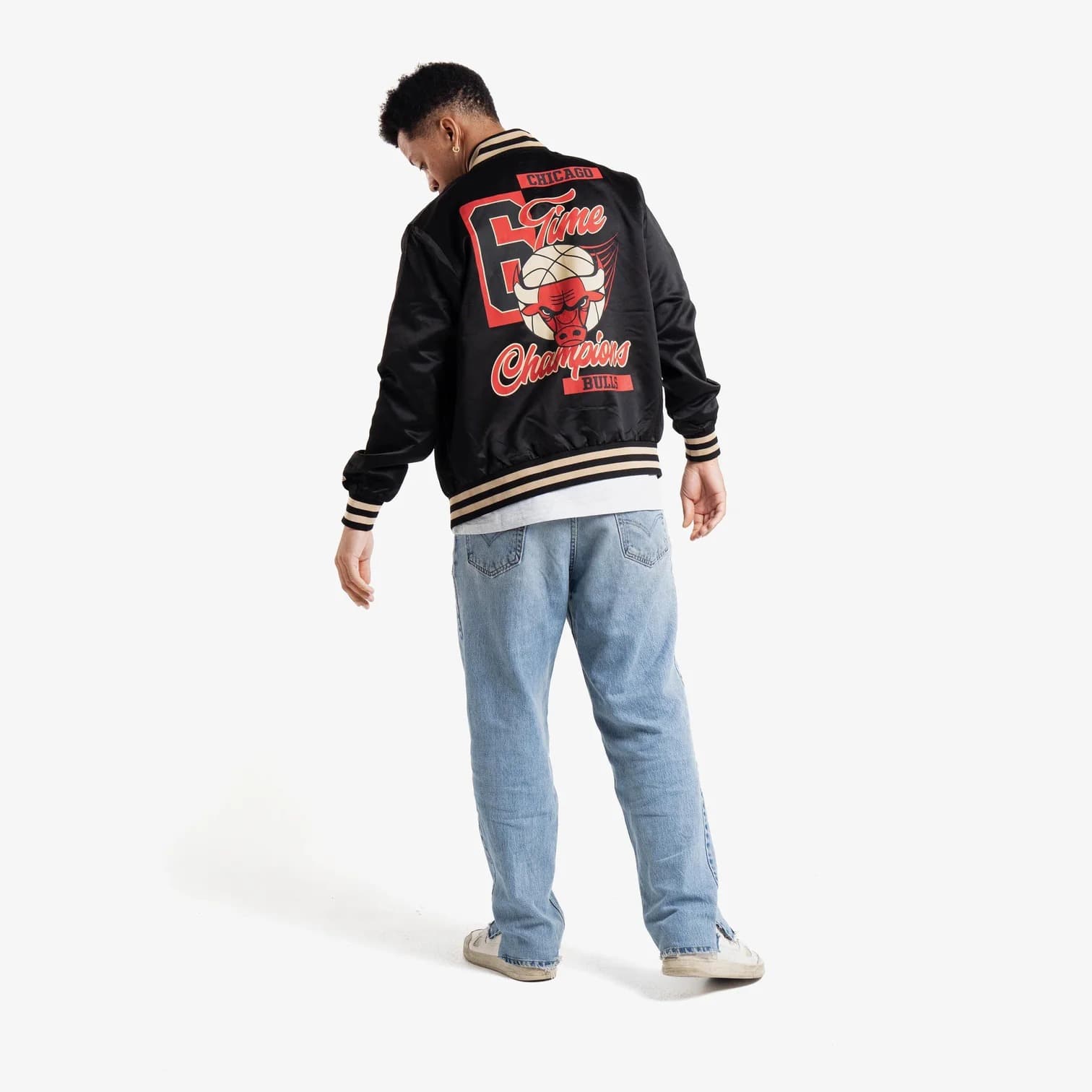 Сатиновая Куртка New Era Chicago Bulls NBA Lightweight Satin Jacket
