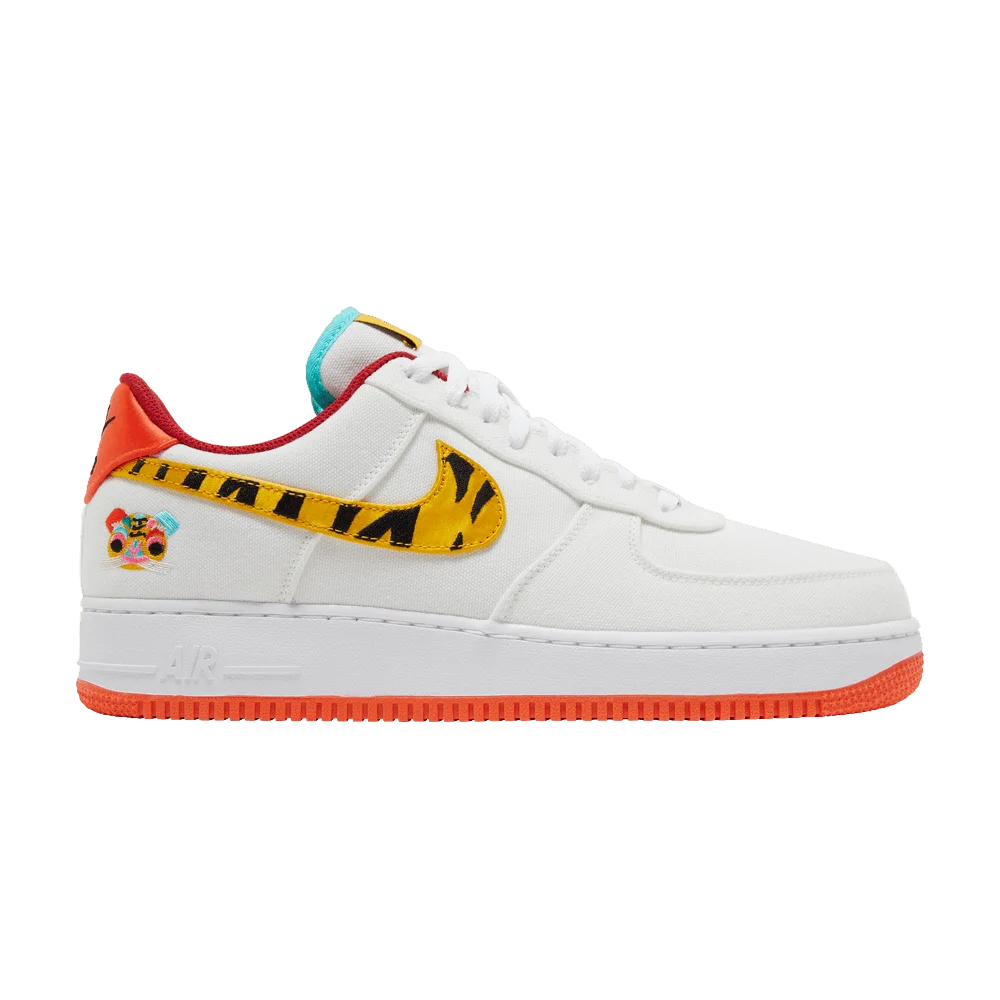 Krossovki-Nike-Air-Force-1-07-LV8-Year-of-the-Tiger