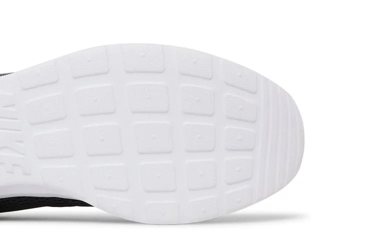 Krossovki-Nike-Tanjun-Dark-Grey-4