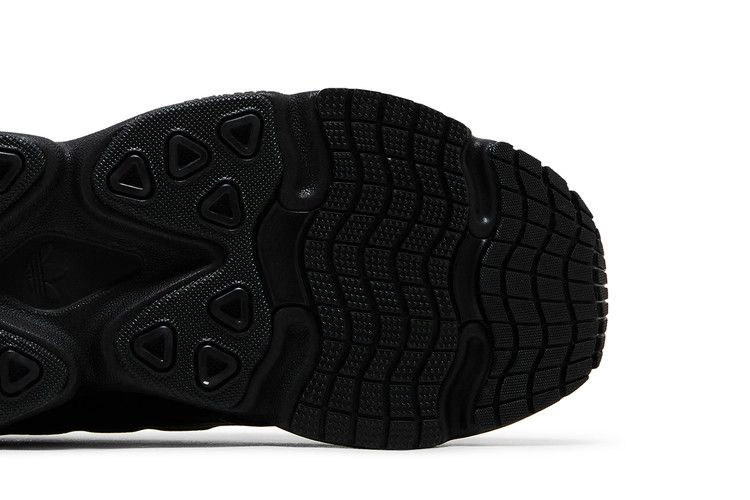 ozmillen-j-triple-black-ie9058_04