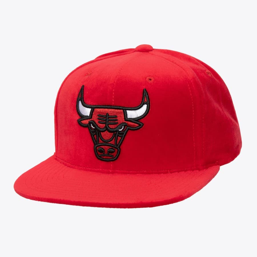 Бейсболка Mitchell & Ness Red Chicago Bulls Velour Snapback Hat