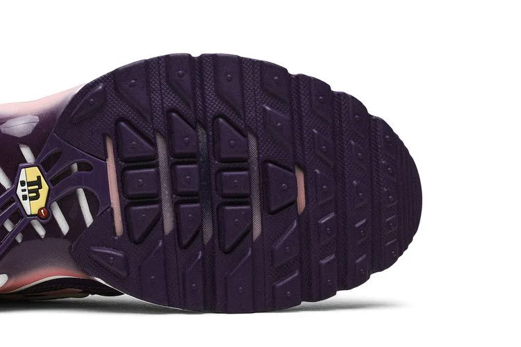 Krossovki-Nike-Air-Max-Plus-TN-Tuned-GS-Lucky-Charms-4