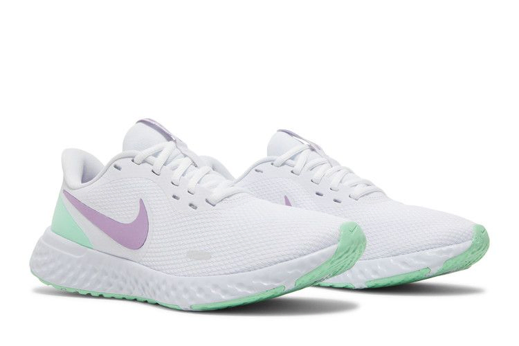 wmns-revolution-5-white-green-glow-violet-bq3207-111_07