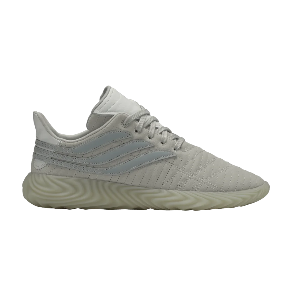 Krossovki-Adidas-Sobakov-Grey