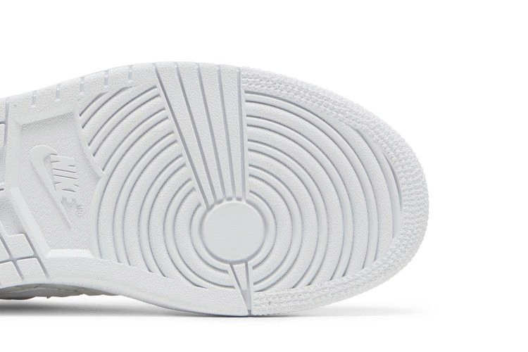Кроссовки Wmns Air Jordan 1 Low 'Triple White Quilted'