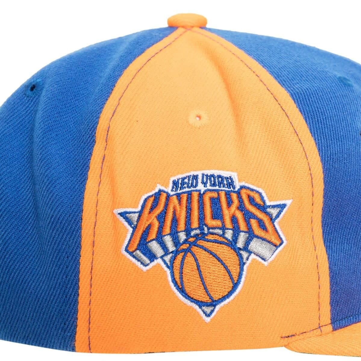 Mitchell-Ness-Rear-Script-Deadstock-Snapback-New-York-Knicks-2