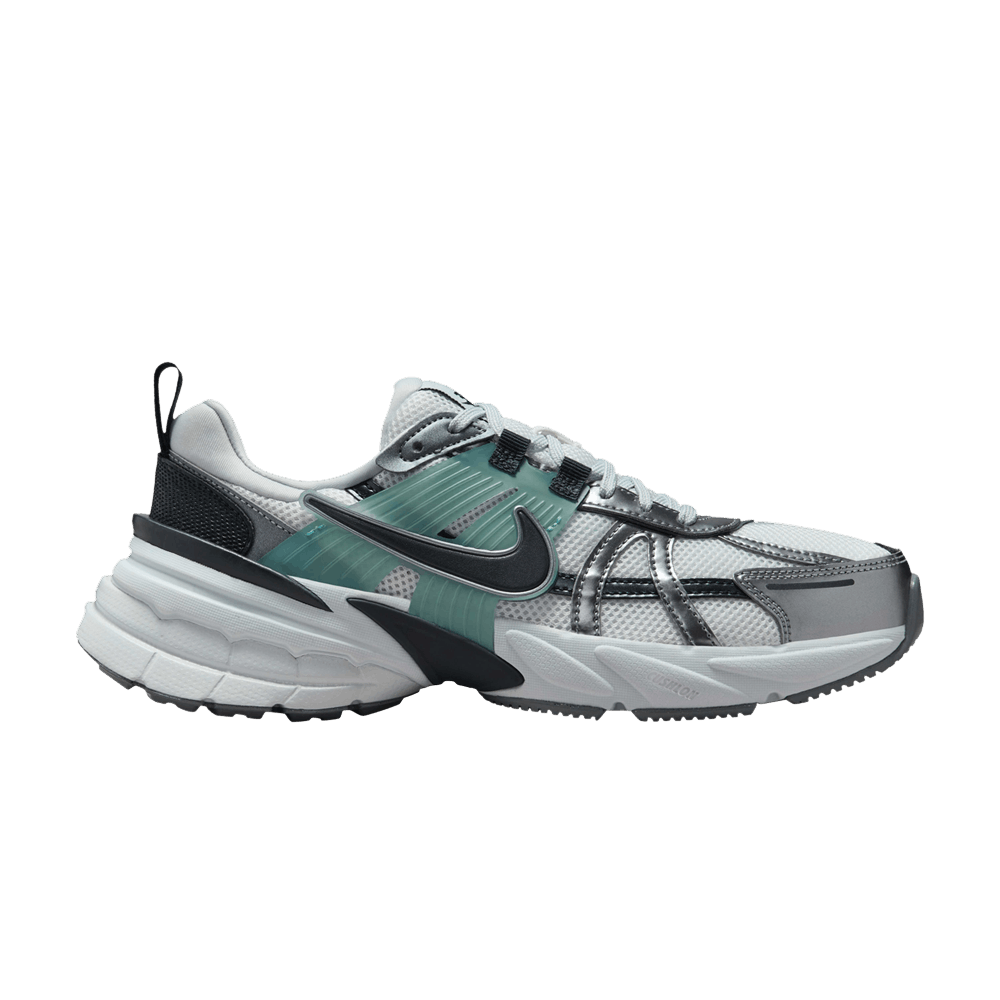 Кроссовки Nike Wmns V2K Run 'Summit White Metallic Cool Grey'