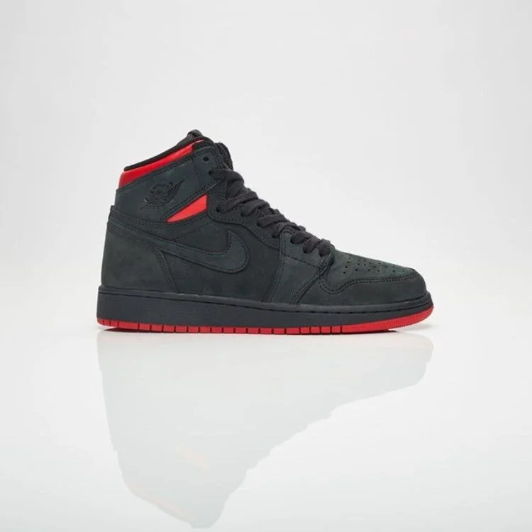Krossovki-Air-Jordan-1-Retro-High-OG-BG-Quai-54-2