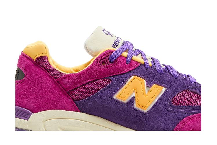 Кроссовки Teddy Santis x New Balance 990v2 Made in USA 'Purple Yellow'