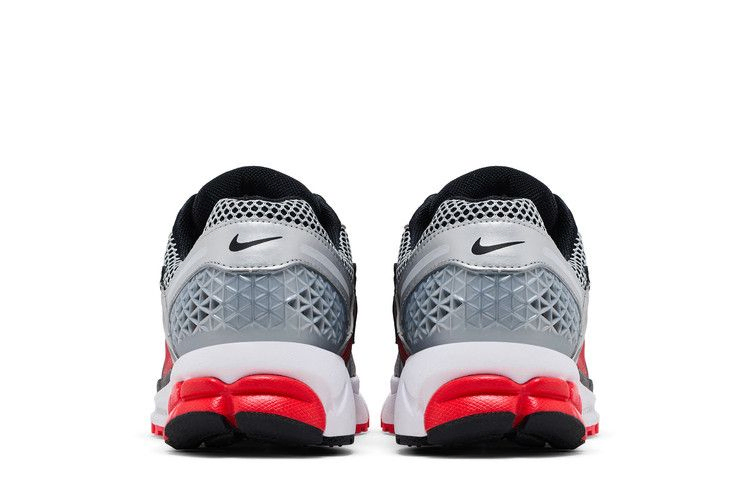 Кроссовки Nike Air Zoom Vomero 5 'Bright Crimson Metallic Silver'