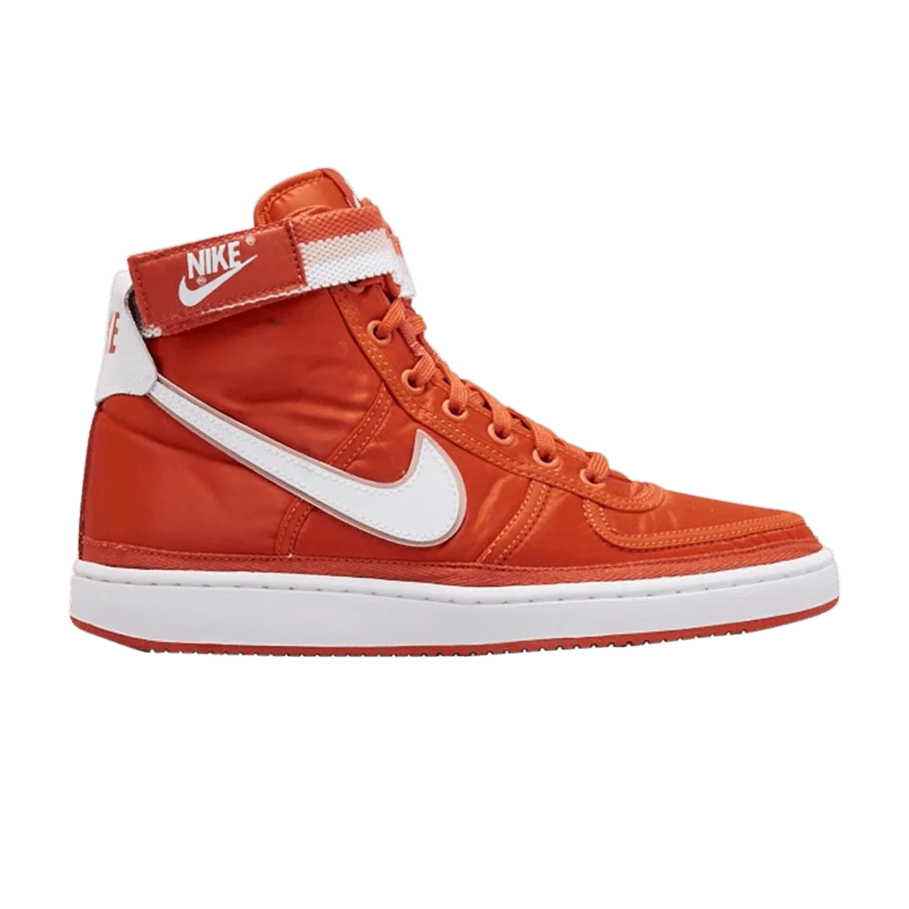 Krossovki-Nike-Vandal-High-Supreme-Vintage-Coral