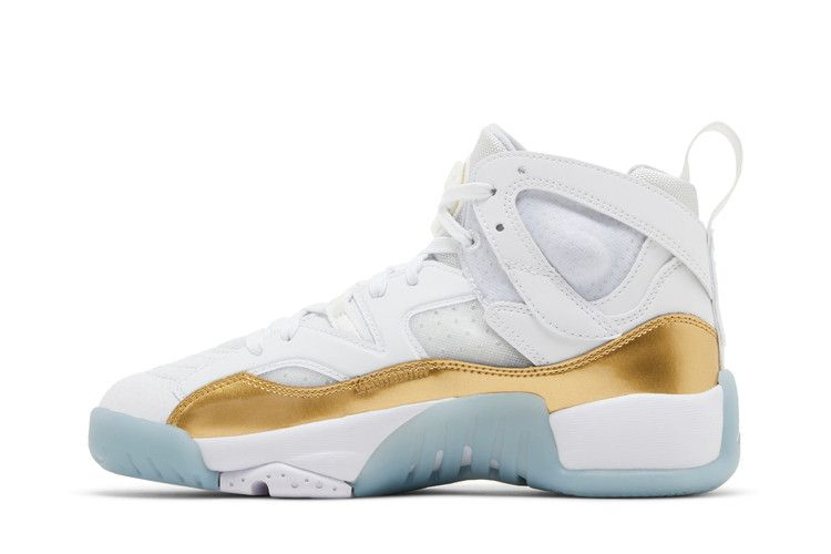 wmns-jumpman-two-trey-white-metallic-gold-dr9631-107_02
