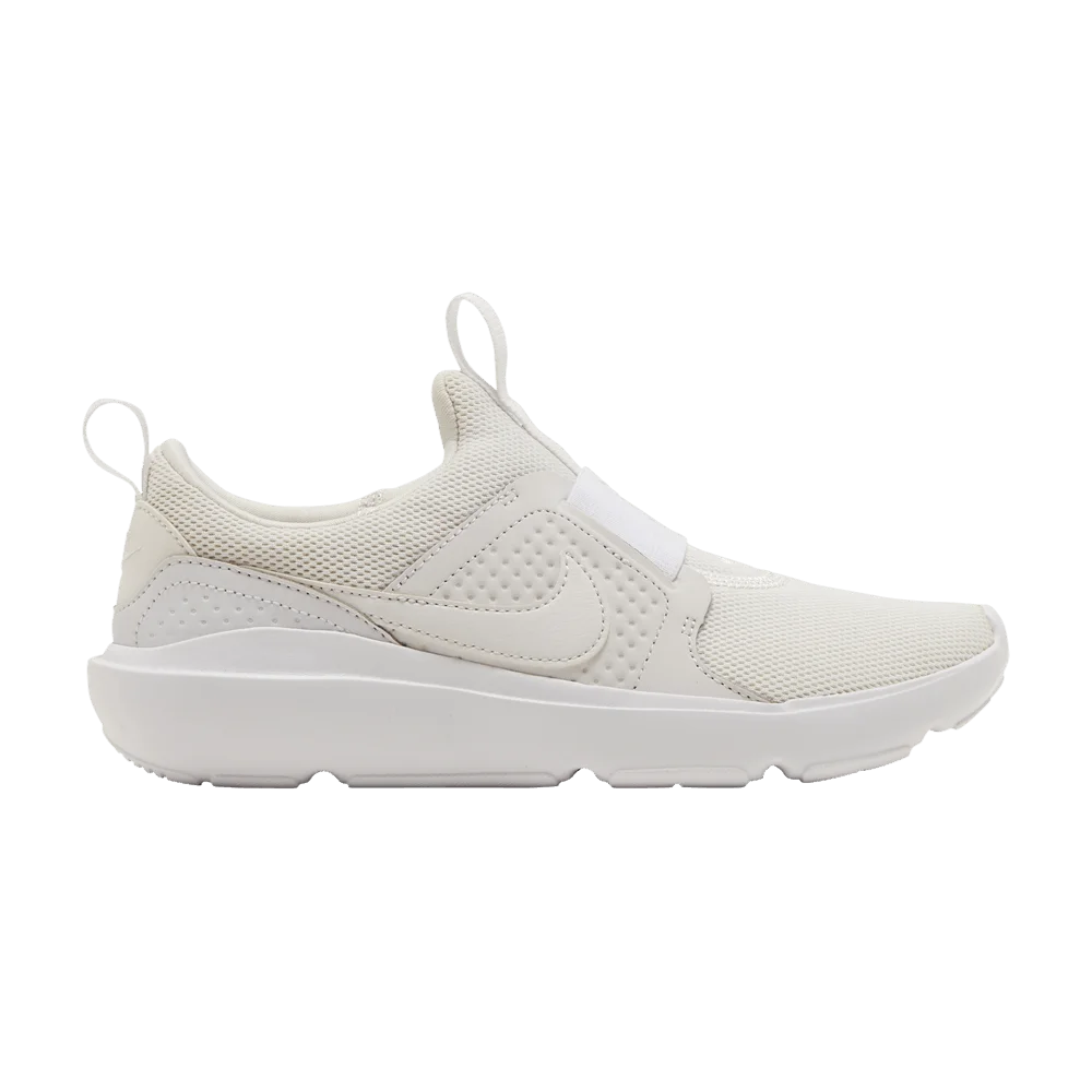 Krossovki-Nike-Wmns-AD-Comfort-Triple-White