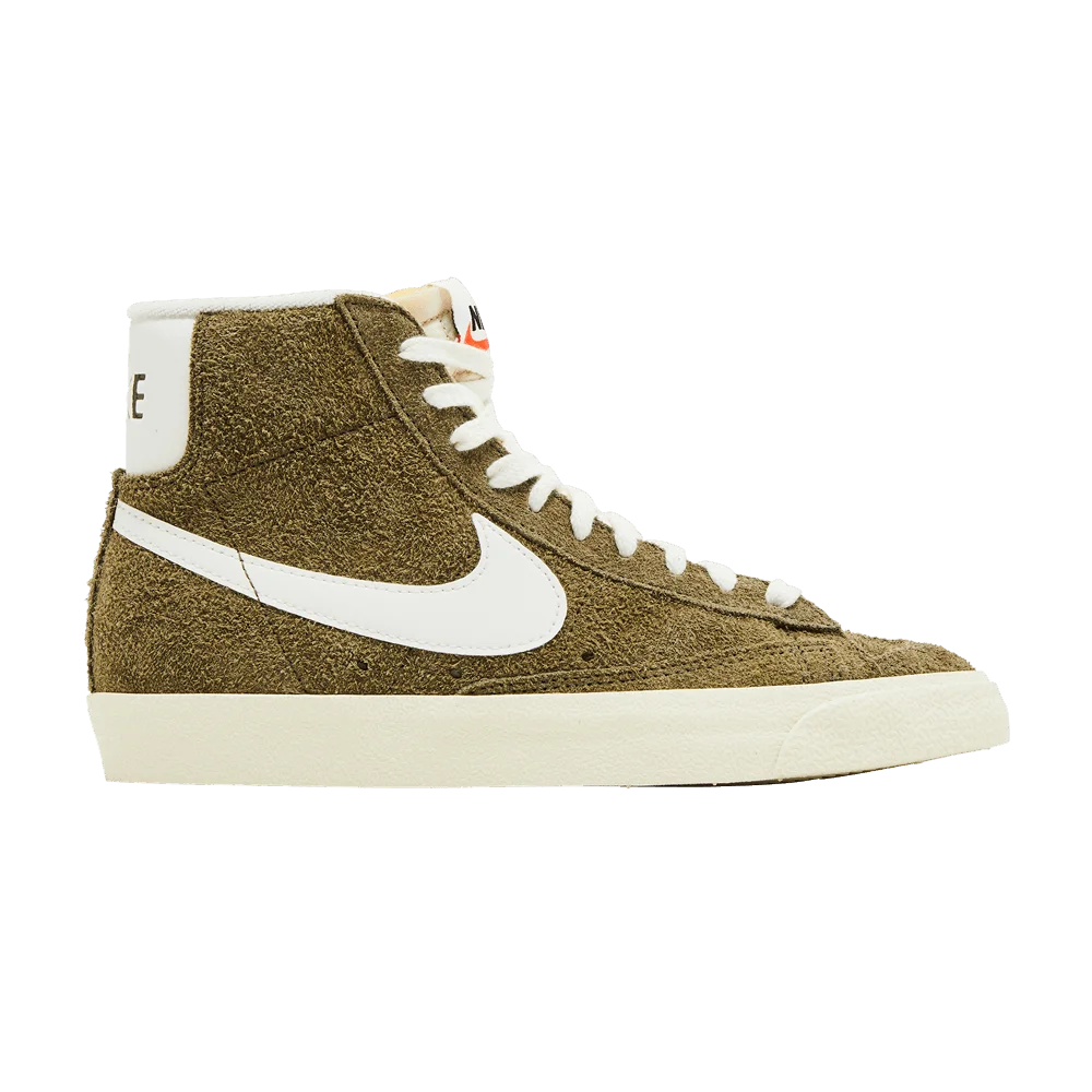 Krossovki-Nike-Wmns-Blazer-Mid-77-Vintage-Olive-Suede